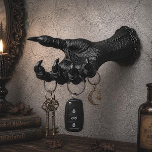 Soporte para llaves de pared con forma de mano de bruja / Soporte gótico / Decoración espeluznante / Gancho de terror / Figura de Halloween imagen 1