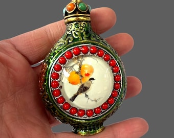 Kleurrijke cloisonné-snuiffles met edelstenen: Tibetaans zilver en portret in imperiale stijl