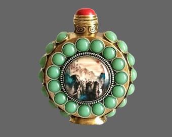 Lichtgevende antieke snuiffles: sierlijk emailwerk en klassiek portret – Cultural Treasure