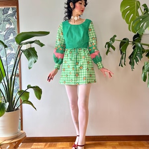 Abito corto Marla K California Novelty Patchwork Print anni '70 /XS/S/ Vintage anni '60 Psychedelic Mod Babydoll Applique Floreale Paesaggio Color Block