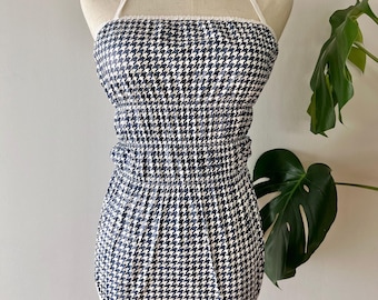 Traje de baño de una pieza con cuello halter Dipsters de 1978, diseño de pata de gallo azul marino de Tyvek de DuPont, talla XS/S, estilo años 70.