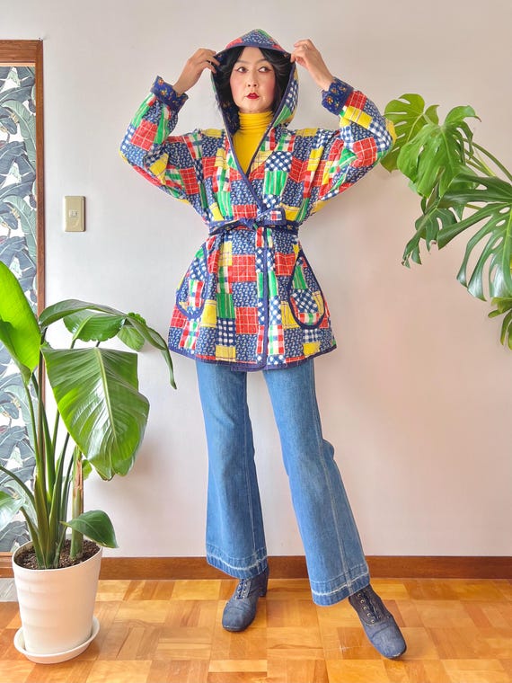 1970s Quilted Patchwork + Calico Reversible Hoode… - image 6