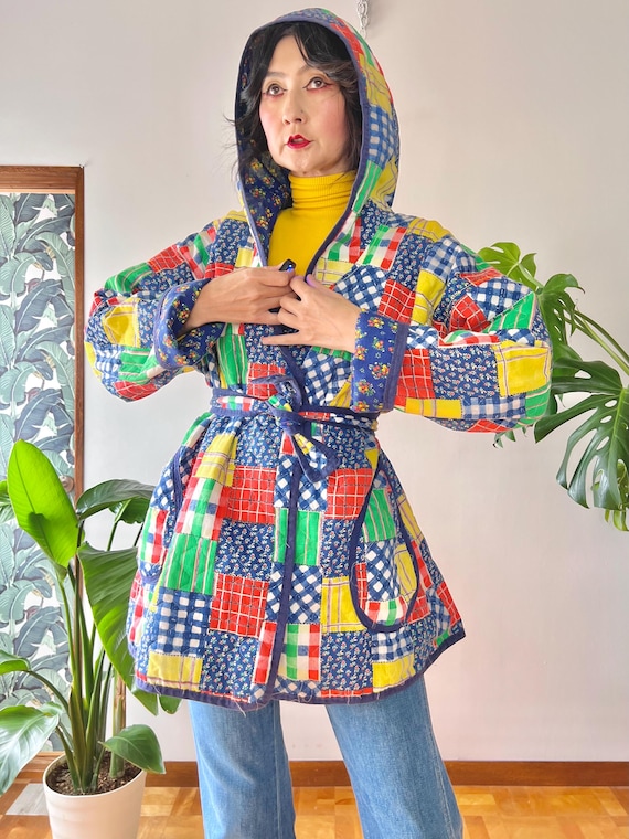 1970s Quilted Patchwork + Calico Reversible Hoode… - image 1