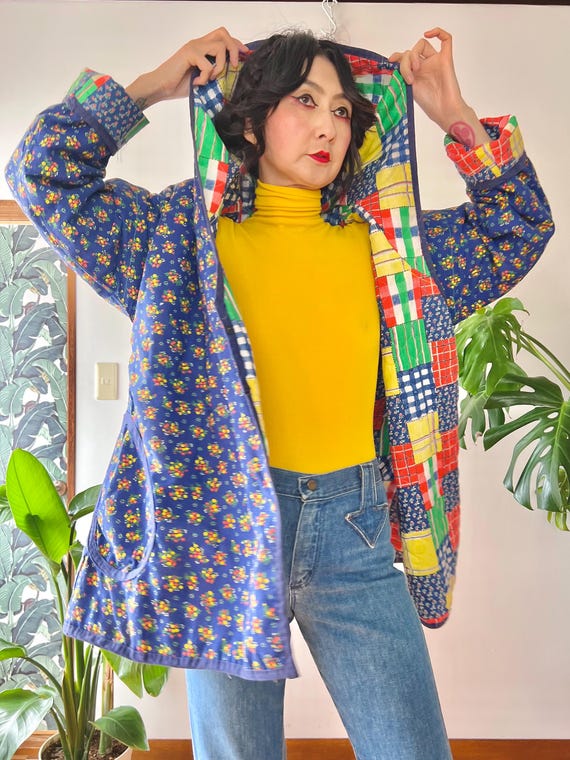 1970s Quilted Patchwork + Calico Reversible Hoode… - image 14