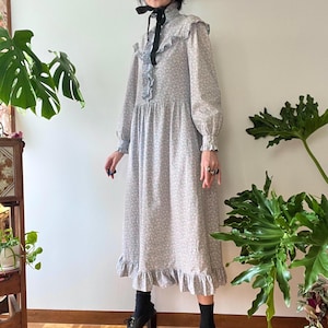 Vintage 1980s Laura Ashley High-Neck Ruffle Calico Prairie Dress - XS S M - Made in Great Britain - Victorian Cottagecore Romantic Country