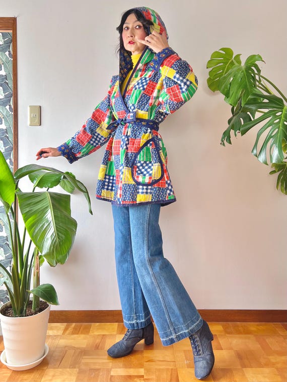 1970s Quilted Patchwork + Calico Reversible Hoode… - image 11