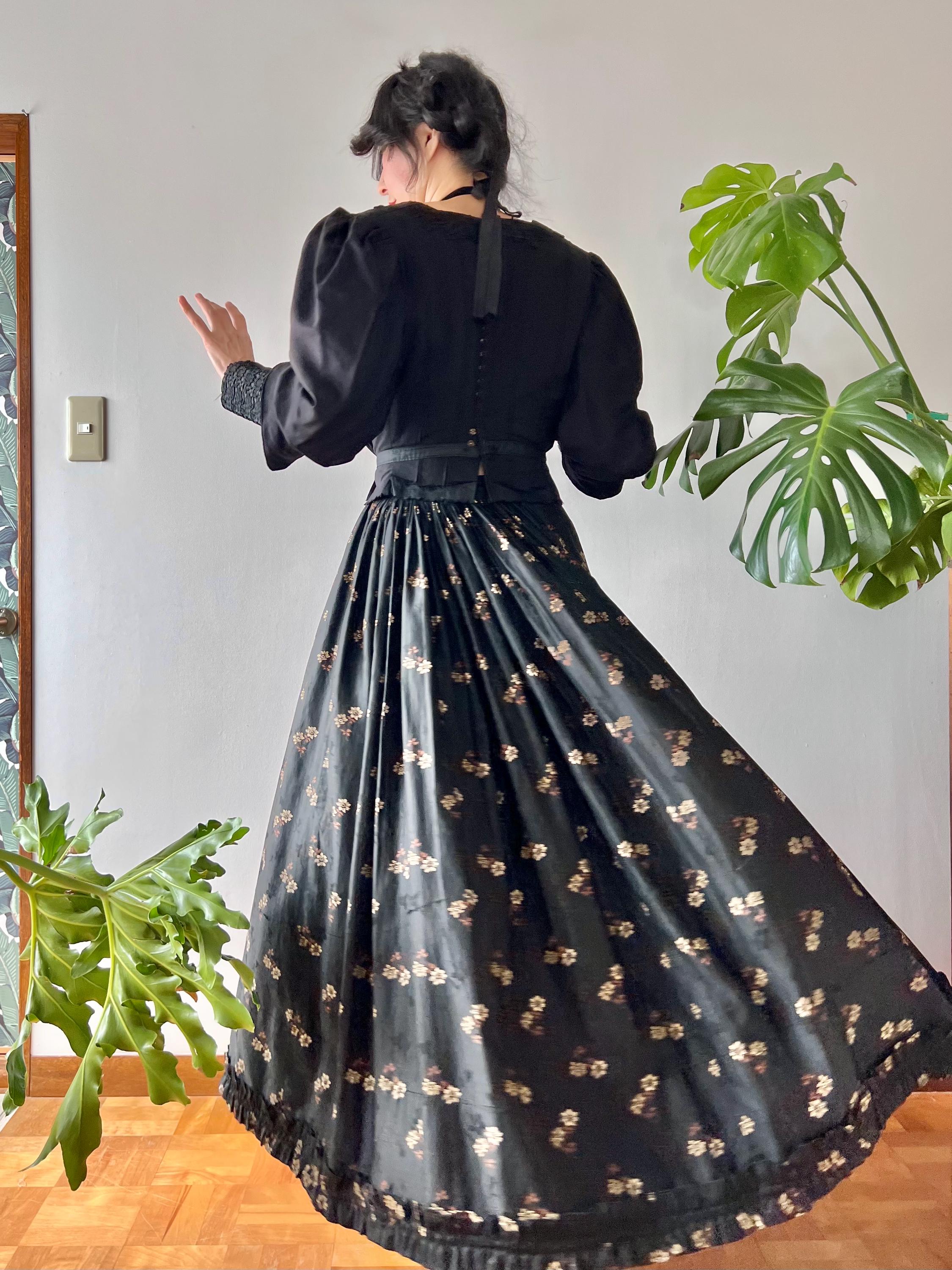 1890s–1900s Antique Black Floral Shadow Weave Walking Skirt |waist 