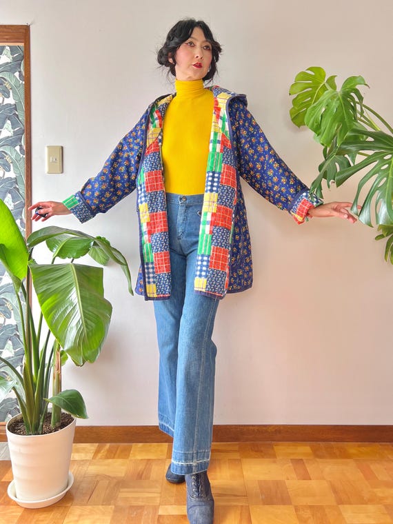 1970s Quilted Patchwork + Calico Reversible Hoode… - image 15