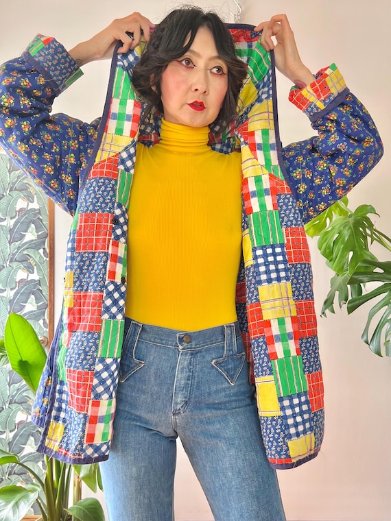 1970s Quilted Patchwork + Calico Reversible Hoode… - image 5
