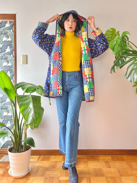 1970s Quilted Patchwork + Calico Reversible Hoode… - image 12