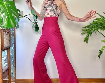 Mono de los años 70 con escote halter y falda acampanada /S/M/ Vintage, corpiño floral psicodélico, rojo frambuesa, cintura alta, pierna ancha, estilo glamuroso Studio 54