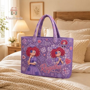 Bolso de mano personalizado con diseño de muñeca de trapo, bolso con nombre personalizado, bolso acolchado color lavanda, bolso con corazón de patchwork, regalo para niñas y mujeres, regalo de cumpleaños