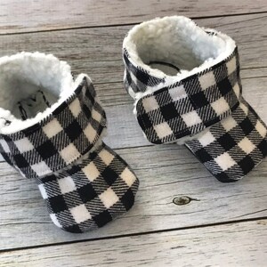 Black and White Buffalo Plaid Flannel and Sherpa Baby Boots Size 0-24 Months, Warm Baby Shoes, Modern Baby Shoes, Fleece Booties, Boots image 5