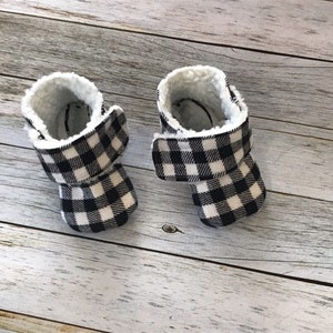 Black and White Buffalo Plaid Flannel and Sherpa Baby Boots Size 0-24 Months, Warm Baby Shoes, Modern Baby Shoes, Fleece Booties, Boots image 6