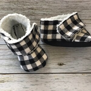 Black and White Buffalo Plaid Flannel and Sherpa Baby Boots Size 0-24 Months, Warm Baby Shoes, Modern Baby Shoes, Fleece Booties, Boots image 4