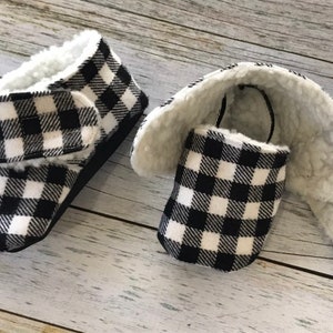 Black and White Buffalo Plaid Flannel and Sherpa Baby Boots Size 0-24 Months, Warm Baby Shoes, Modern Baby Shoes, Fleece Booties, Boots image 3