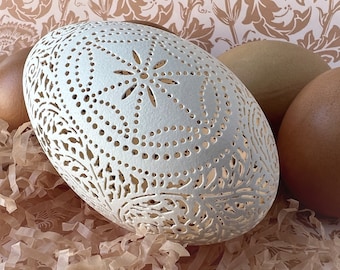 Hand Carved Victorian Lace Goose Egg: Full Floral Starburst Pattern