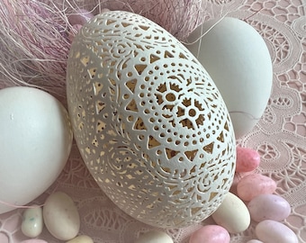 Victorian Lace Goose Egg: Paisley Pattern