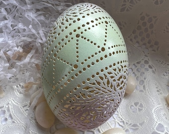 Hand Carved Victorian Lace Dyed Duck Egg: Diagonal Band