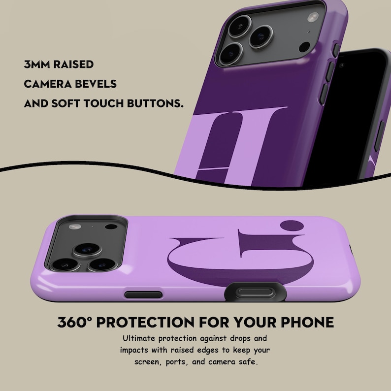 Op de afbeelding: Een lavendelkleurige telefoonhoes met een paars letter "G" ontwerp. De hoes heeft 3 mm verhoogde camerabehuizingen en soft-touch knoppen. De tekst luidt "360&deg; PROTECTION FOR YOUR PHONE".