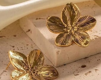 Floral Earrings Set: Trendy Accessory for Women, Perfect for Festivals and Celebrations