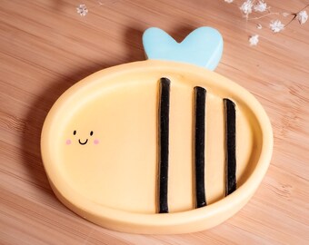 Cute Bee Trinket Ring Dish – Handmade Clay Jewelry Holder, Kawaii Clay Animal Ring Dish, Cute Bumblebee Ring Holder, Bee Lover Gift for Her