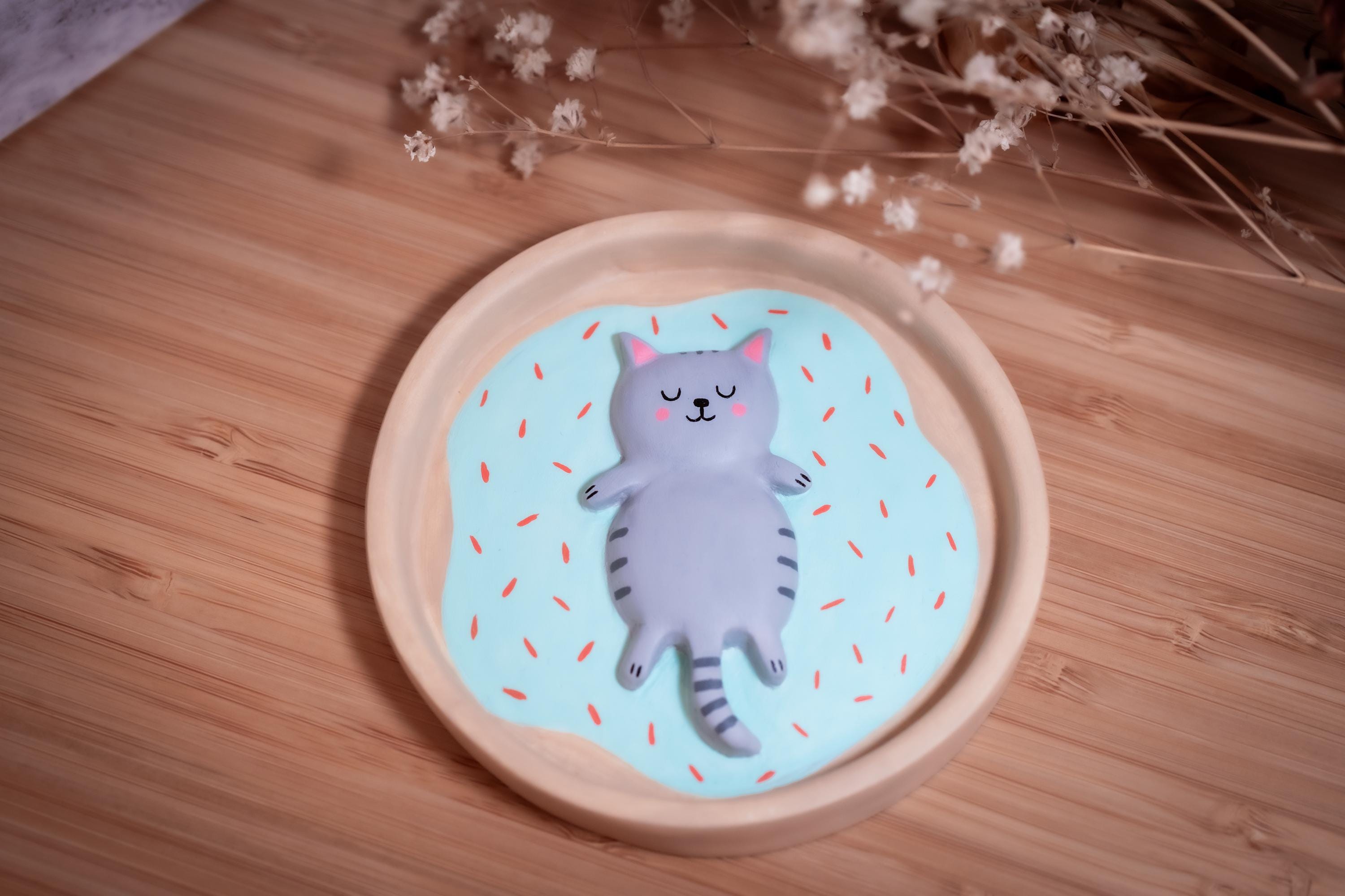 Donut Cat Trinket Dish – Handmade Clay Cat Ring Holder, Kawaii Animal Jewelry Tray, Cute Cat Jewelry Dish, Unique Gift for Cat Lovers & Her