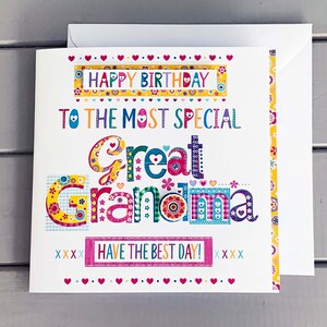 Carte d'anniversaire pour arrière-grand-mère - Carte de voeux faite main - Design multicolore - Intérieur vierge - Carte pour arrière-grand-mère - Fabriquée au Royaume-Uni