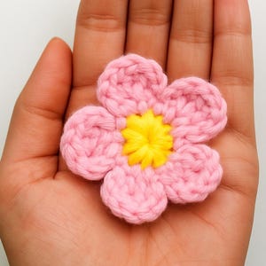 Patrón de flor de primavera en crochet (PDF) / Flor de ranúnculo fácil de crochet para principiantes / Aplicación de 5 pétalos para gorro, regalo, pendientes y bolso