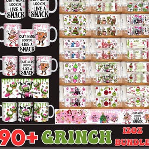 Può includere: Una collezione di tazze in ceramica bianca con vari disegni a tema festivo. Le tazze presentano personaggi come il Grinch, Stitch e omini di pan di zenzero, insieme a testo festivo. L'immagine include anche il testo "90+ Grinch Bundle" e "12oz".