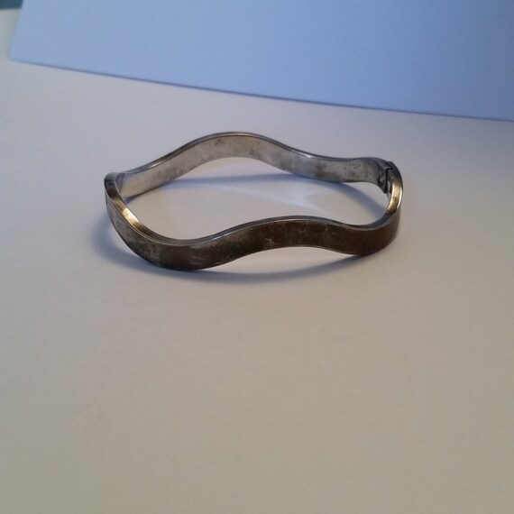 Sterling Silver Wavy Hinged Bangle Bracelet Stampe