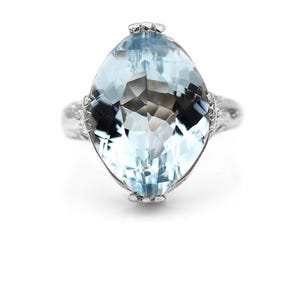 Anillo de compromiso Art Déco con aguamarina de 7,50 quilates. Anillo Art Déco con aguamarina antigua.