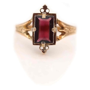 Victorian 1.25 CTW Rectangular Cut Purple Garnet Antique Gemstone Engagement Ring