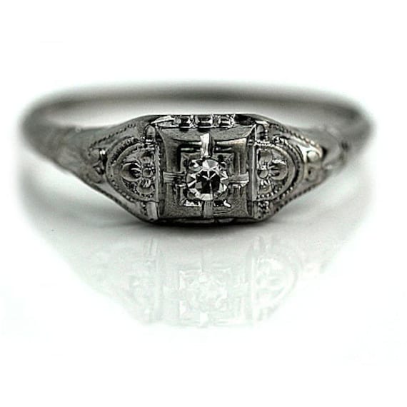 Art Deco Diamond Engagement Ring - Petite Engageme