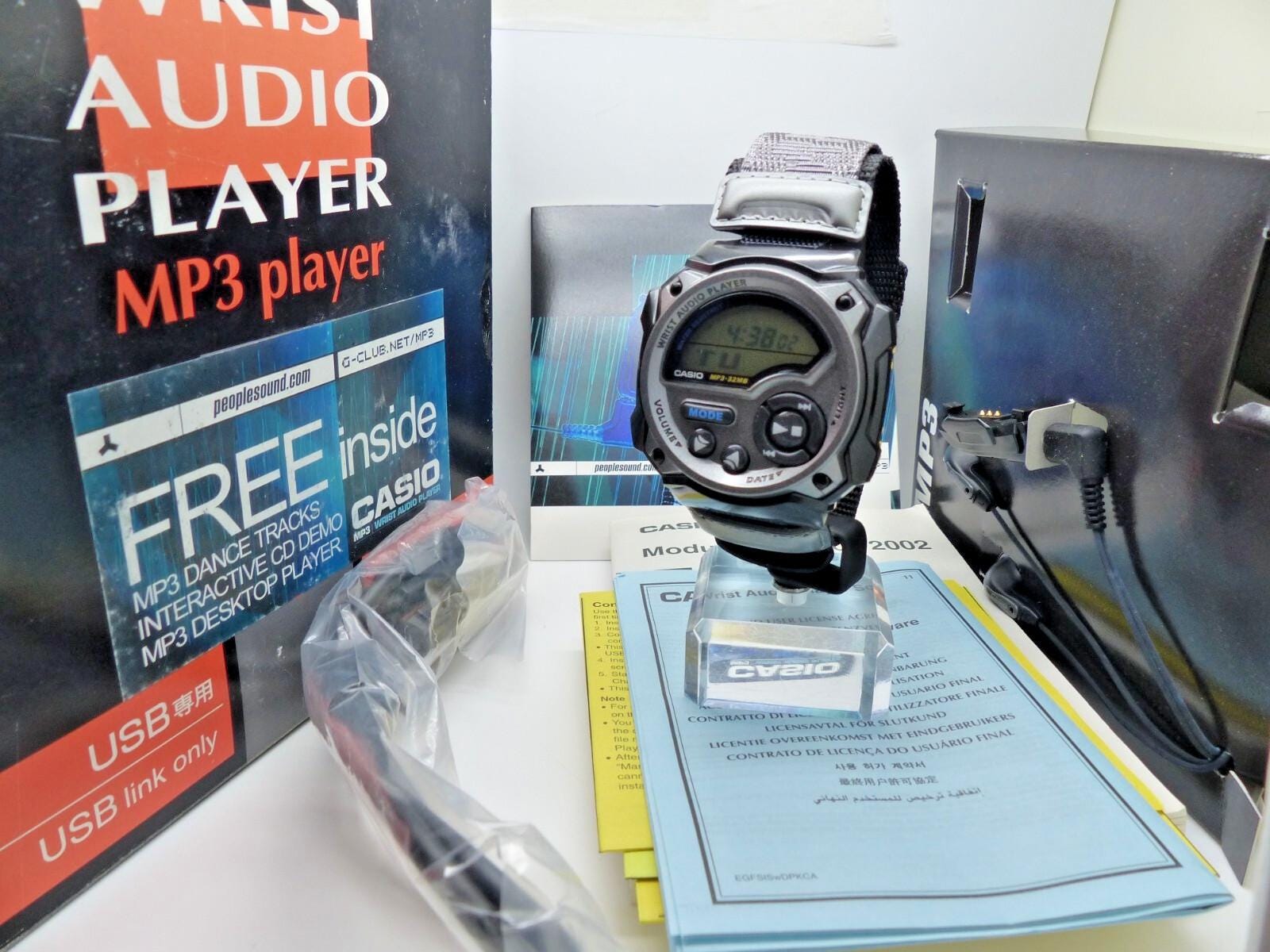 Casio Wmp-1uv-1ur Worlds First Mp3 Digital Watch - 2002