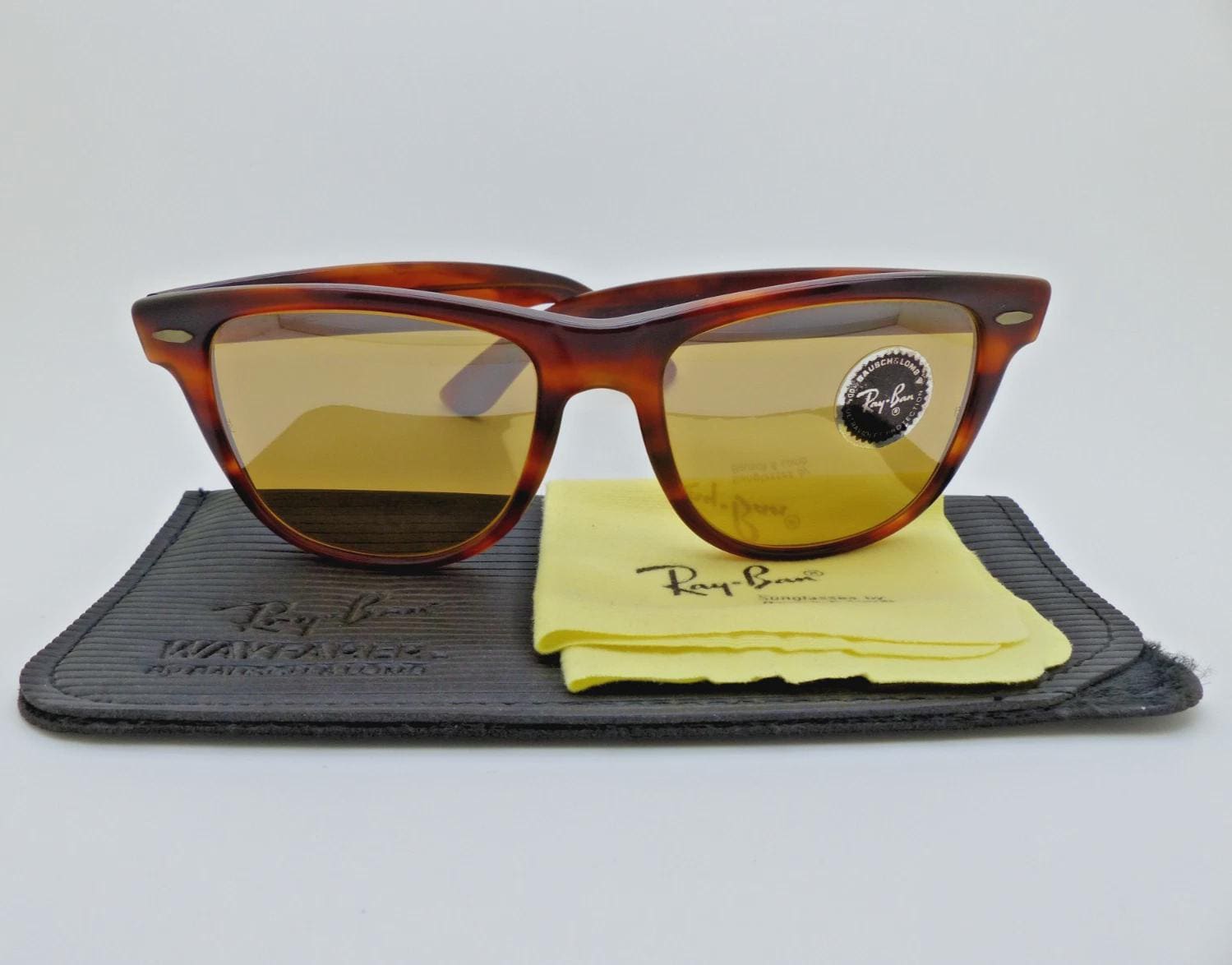 Ray-Ban RB-50 サングラス G-15レンズ ケース付き定価32000 rayb00-f0534-amz-lbl-m01.jpg