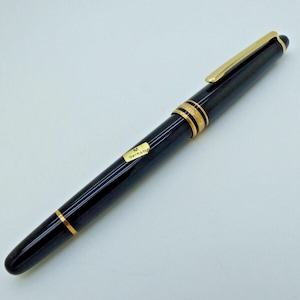 Montblanc Meisterstück 144 Classique Gold Black Fountain Pen 13670 NOS Pen Only