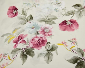 Tissu satiné crème à fleurs par mètre, tissu en coton satiné à fleurs roses, fleurs en satin rose par mètre carré
