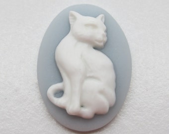 Cat Cameos - White on Blue Halloween Cats - 18X13mm Oval Cabochons - White Sitting Cats - Qty 4 *NEW*