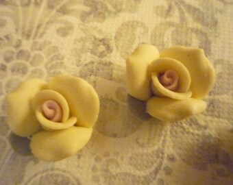 Yellow Ceramic Rose Flower - Flat Back - 17mm Cabochons - With Pink Center & Green Leaf - 5/8" Porcelain Flower Embellishment - Qty 6