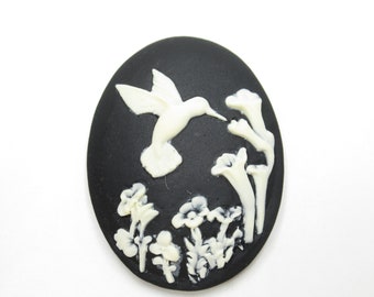 Hummingbird Cameos - 40X30mm Oval Cabochons - Ivory on Black Floral - Resin - Retro Vintage Style - Qty 4