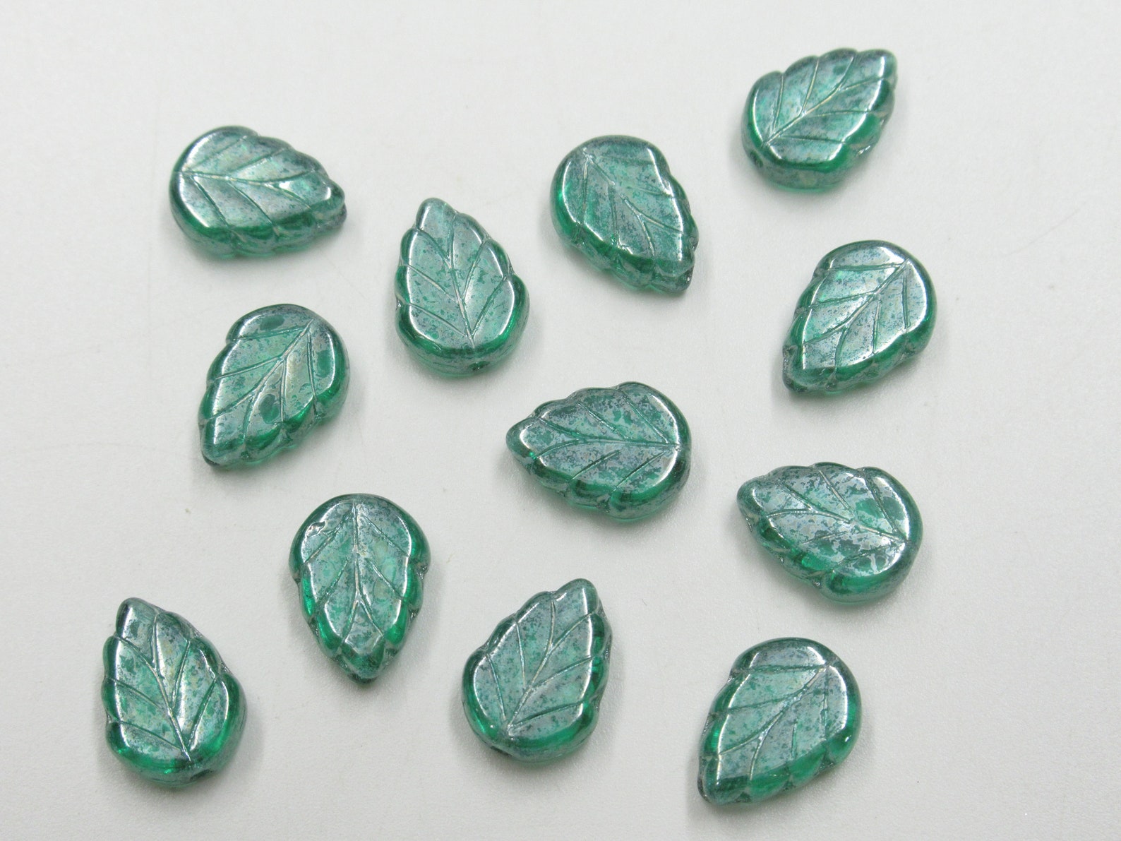 Glass Leaf Beads Emerald Green Lumi Finish Engraved Leaves Etsy UK