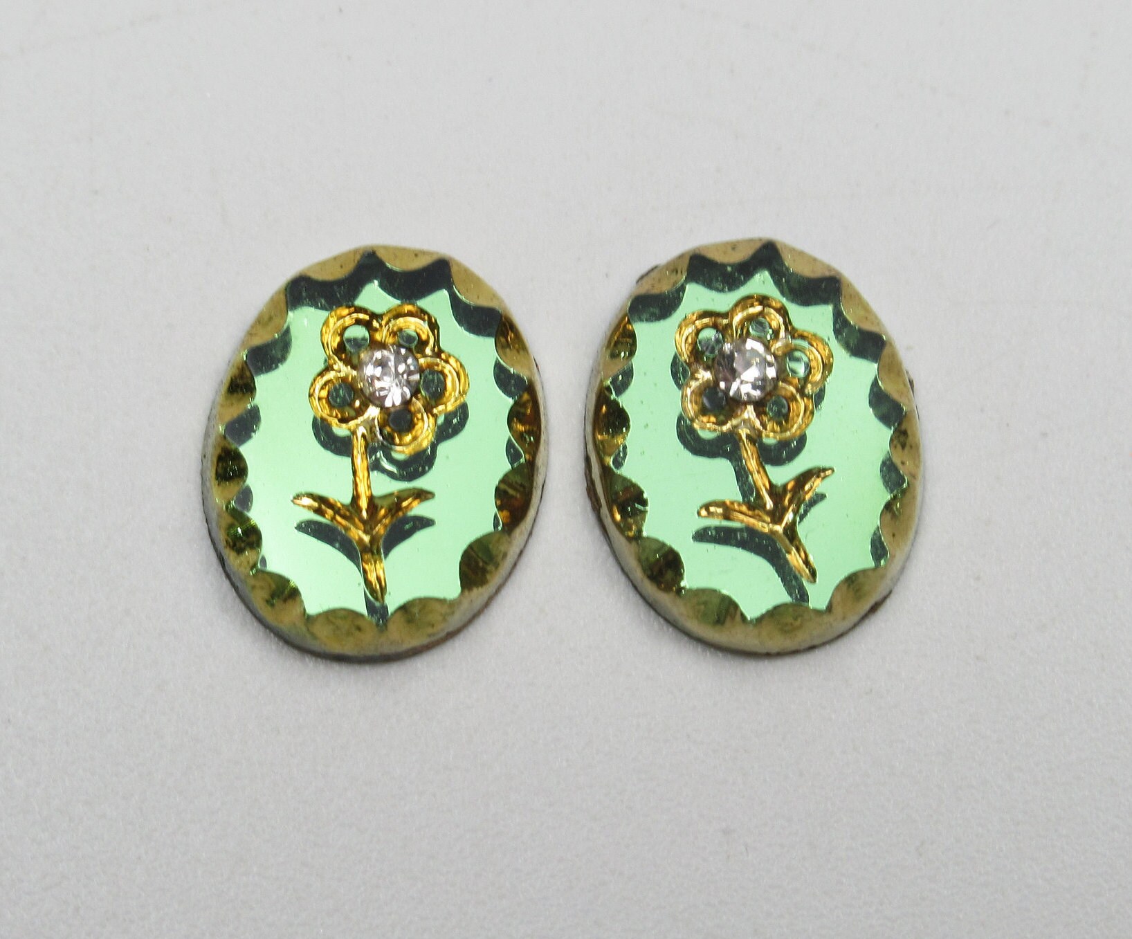 Vintage Cameos Amethyst Purple Two Rose Glass Cabochons 18X13mm Carved Intaglio Vintage Cameos Amethyst Purple Two Rose Glass Cabochons 18X13mm Carved Intaglio