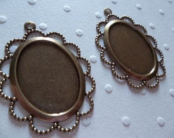 25X18mm Settings - Antiqued Brass - Scalloped Filigree Design Mountings - Vintage Inspired - For Cameos and Cabochons - Qty 2