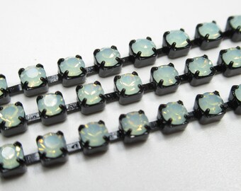3mm Emerald Green Rhinestone Cup Chain Brass Setting Czech Crystal Choice Length 3mm Emerald Green Rhinestone Cup Chain Brass Setting Czech Crystal Choice Length