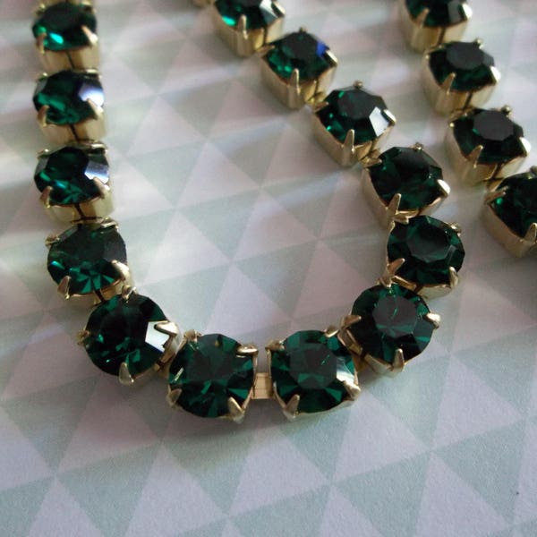 6mm Emerald Green Rhinestone Cup Chain - Brass Setting - Emerald Green Preciosa Czech Crystals - Large Crystal Size 29SS  - Choose Length