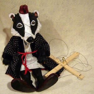 Badger Marionette, Wind in the Willows Character / MADE TO-ORDER image 3