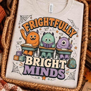 Halloween-klassrum PNG, Bright Minds Monster-tröjagrafik, digital nedladdning för höstlärare
