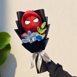 Bouquet di fiori di peluche di supereroi, regalo di laurea, regalo perfetto per bambini, regalo per papà, bouquet colorato di cartoni animati, regalo alla moda, regalo da postare su Instagram