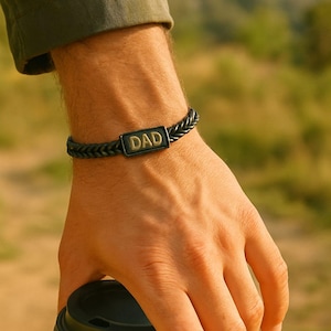 Engraved Bracelet – Unisex bracelet - Personalized Gift for Father, Grandpa, Husband | Father&#39;s Day Gift from Kids – Adjustable Bracelet